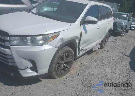 2018 Toyota Highlander Le из США, поврежденный, VIN 5TDZARFH7JS041682